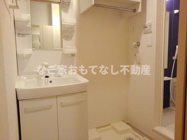 【名古屋市西区清里町のアパートの洗面設備】