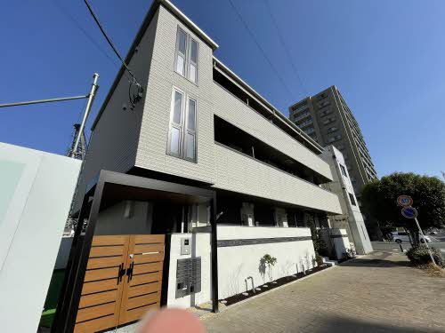 【熊本市中央区九品寺のマンションの建物外観】