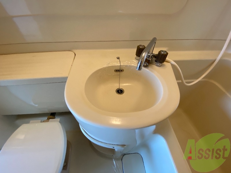 洗面設備　洗面台になります。こちらは浴室内にあります。