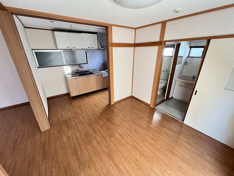 その他　広々とした開放的な室内