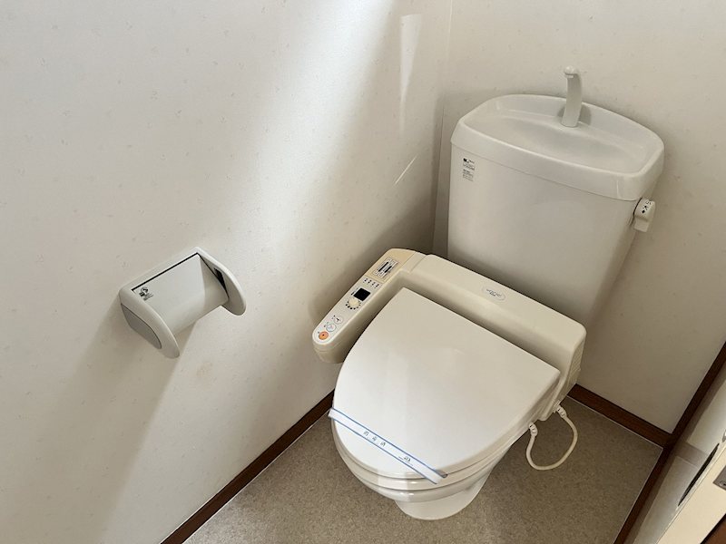 トイレ　温水洗浄便座