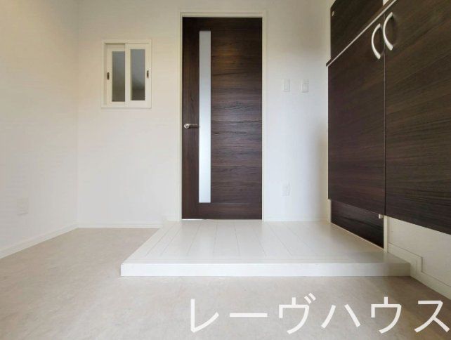 玄関　リビング/居室