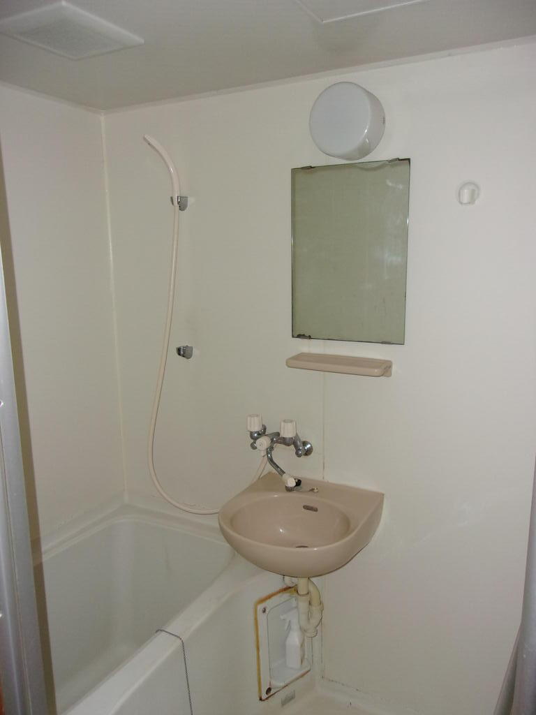 バス・シャワールーム　（参考）他室の写真を使用しています。現況優先となります。