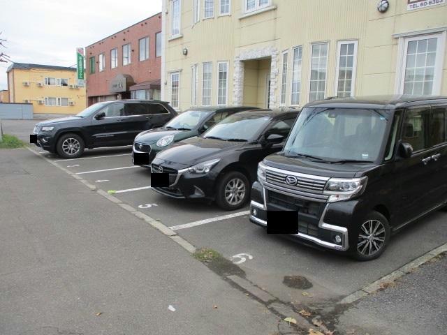 駐車場　駐車場