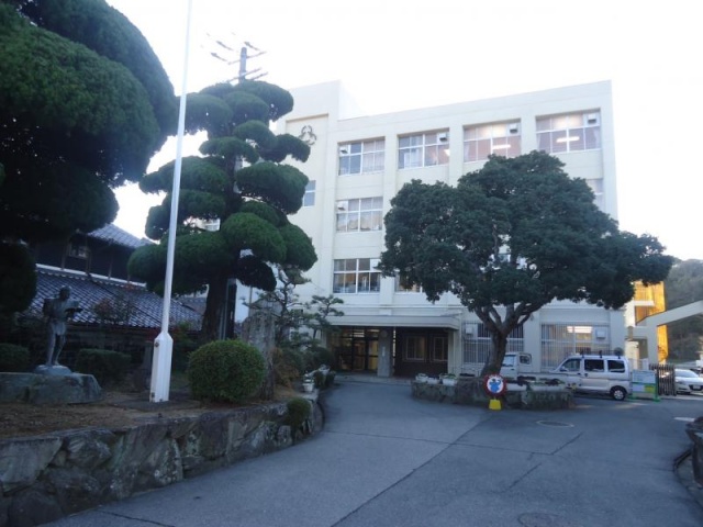 中学校　神戸市立大池中学校（中学校）まで1400m