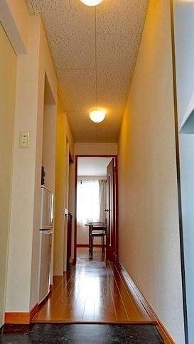 玄関　備品や設備仕様は号室等により異なります現地をご確認下さい。