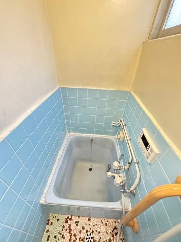 バス・シャワールーム　落ち着いた空間のお風呂です