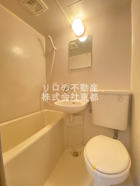 バス・シャワールーム　バストイレが一緒になってるとお掃除がしやすいです♪