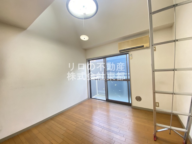居室・リビング　南向きで日当たり良好なお部屋！暖かな日差しが入ります♪
