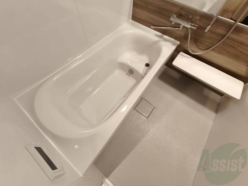 バス・シャワールーム　お風呂になります。一日の疲れを癒してくださいね。