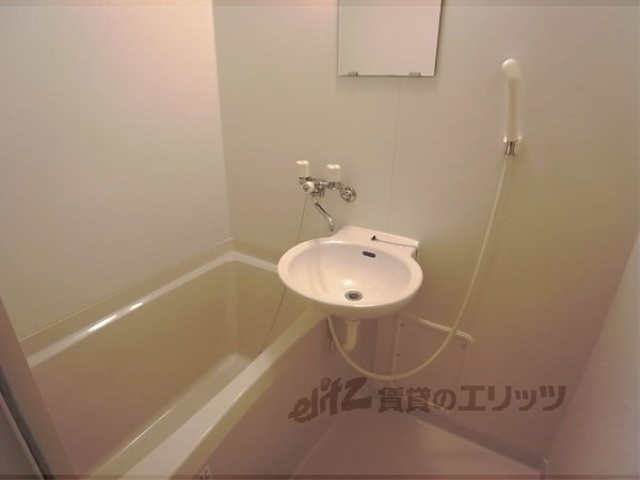 バス・シャワールーム　バス