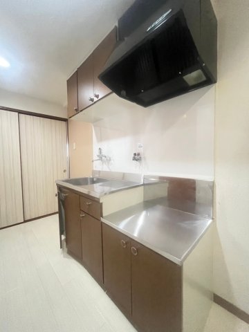 キッチン　コンパクトなキッチンで掃除もラクラク