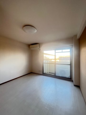 その他部屋・スペース　使い勝手のいい寝室です