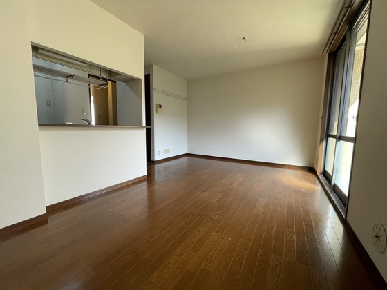 居室・リビング　※別号室の写真です。