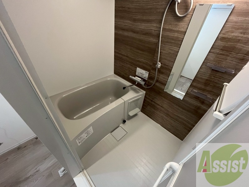 バス・シャワールーム　ユニットバスです。疲れを癒すのに欠かせませんね！