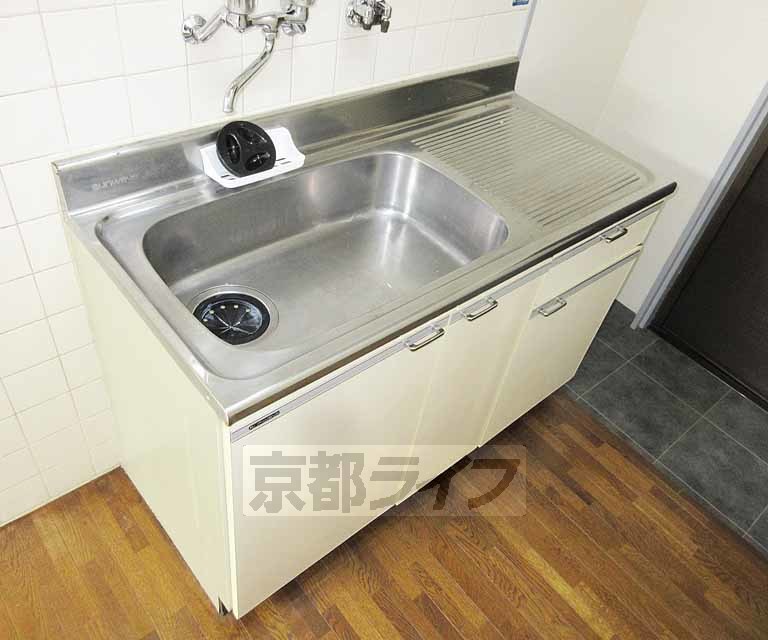 キッチン　使い勝手・一人暮らしにちょうど良い大きさのキッチンです
