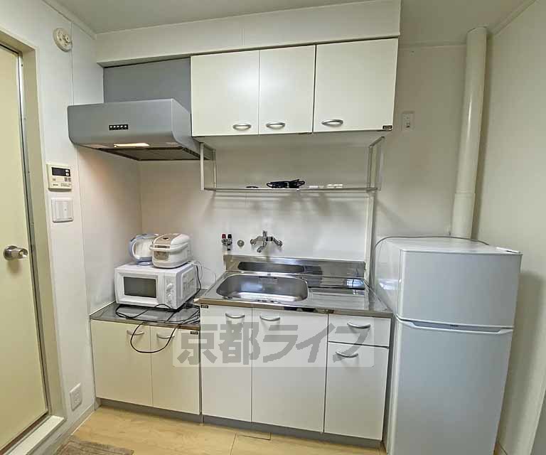 キッチン　ワイドで収納たっぷりのキッチンです。