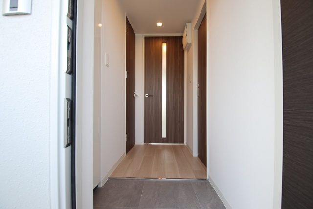 玄関　※こちらは別の階の参考写真です