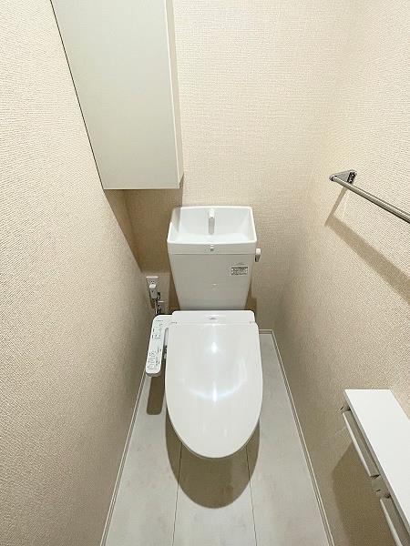 トイレ　温水洗浄暖房便座