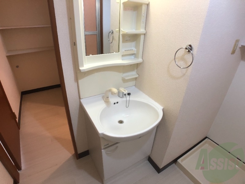 洗面設備　独立洗面台使い勝手が良さそうです。