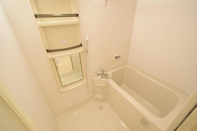 バス・シャワールーム　写真は反転タイプ