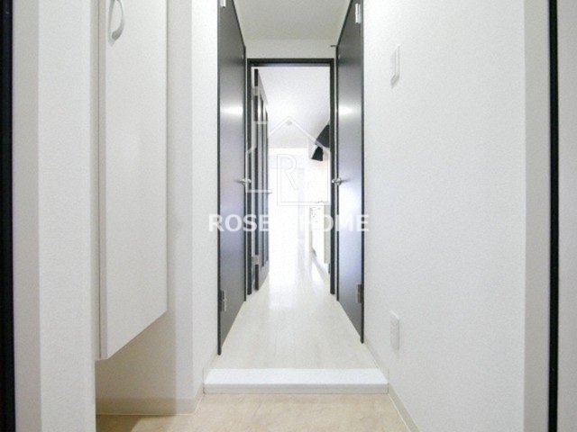 玄関　同マンション別部屋：参考写真