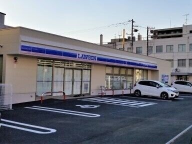 コンビニ　ローソン札幌宮の森1条店（コンビニ）まで364m