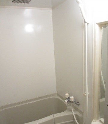 バス・シャワールーム　同物件別号室