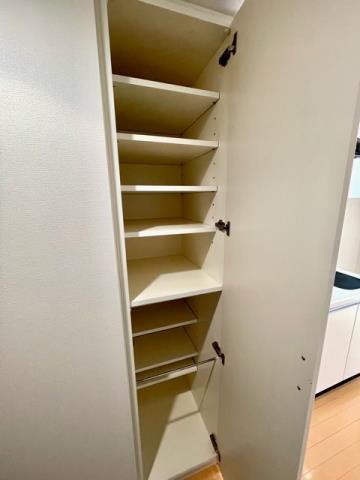 コンビニ　セブンイレブン（コンビニ）まで566m