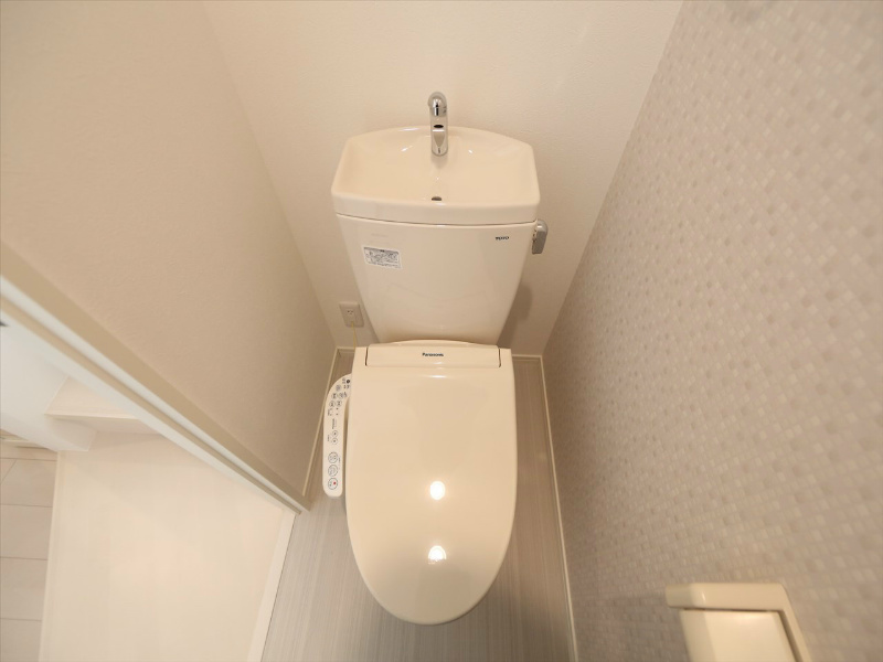 トイレ　温水洗浄暖房便座付トイレ