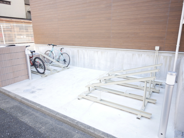 その他共有部分　★敷地内に固定式の駐輪場がございます★