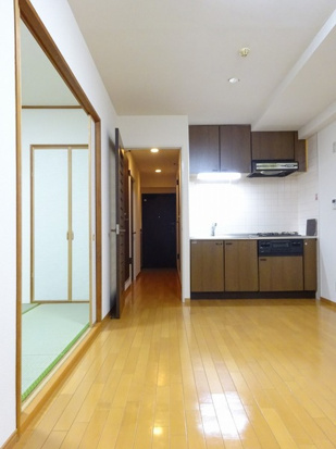 居室・リビング　開放感のあるゆったりとしたお部屋です♪