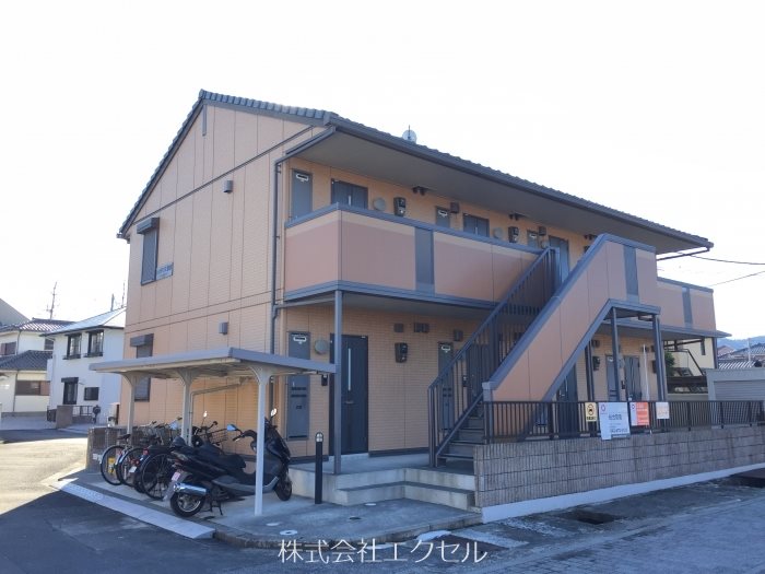 建物外観　高尾駅まで徒歩圏内で通勤通学に便利です。