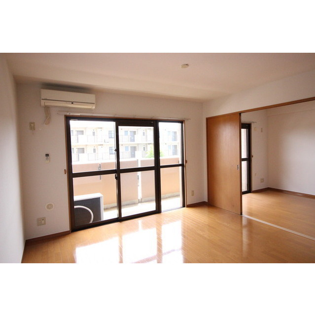 居室・リビング　１４．５帖の広いリビング