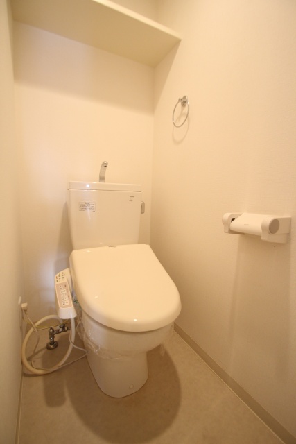 トイレ　※別室の参考写真の為、現況優先です。