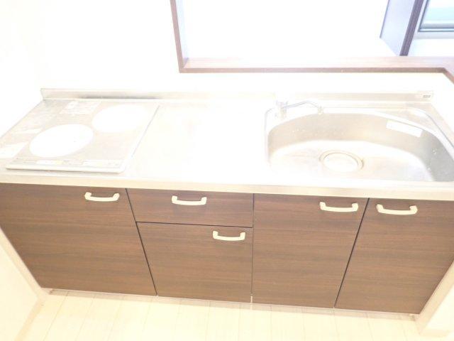 キッチン　コンパクトなキッチンで掃除もラクラク