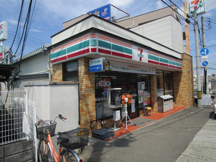 コンビニ　セブンイレブン（コンビニ）まで806m