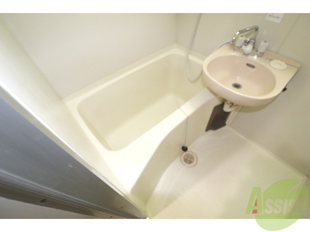 バス・シャワールーム　洗面台付バスルーム！