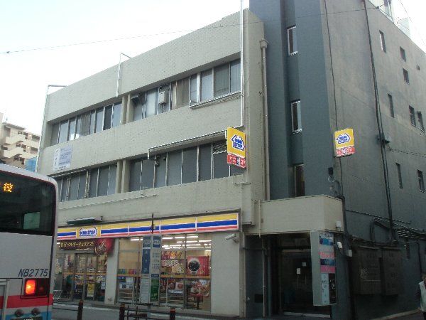 コンビニ　ミニストップ 横須賀米が浜店（コンビニ）まで382m