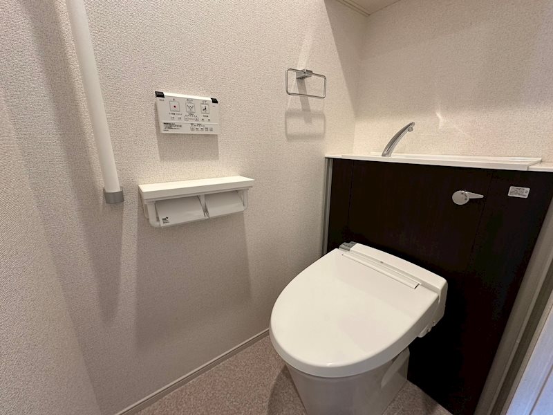 トイレ　反転タイプ