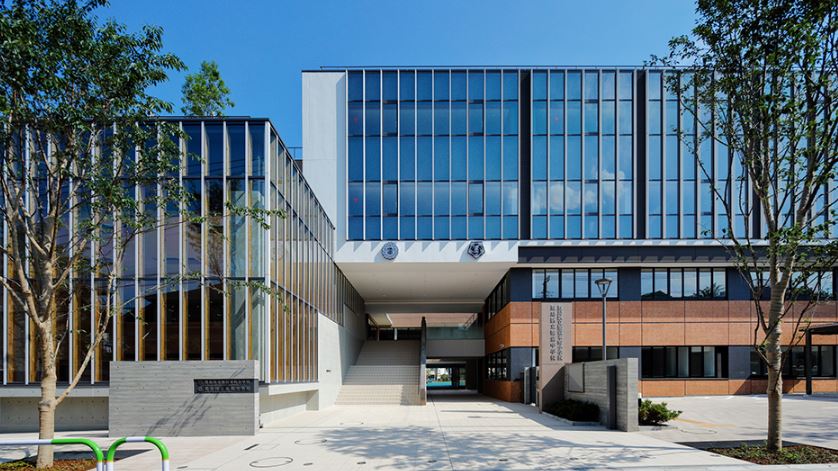 中学校　豊島区立池袋中学校（中学校）まで886m