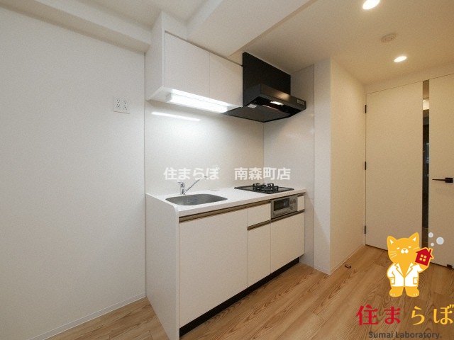 キッチン　「ただの部屋探しじゃない。“あなたの暮らし”探しです。」