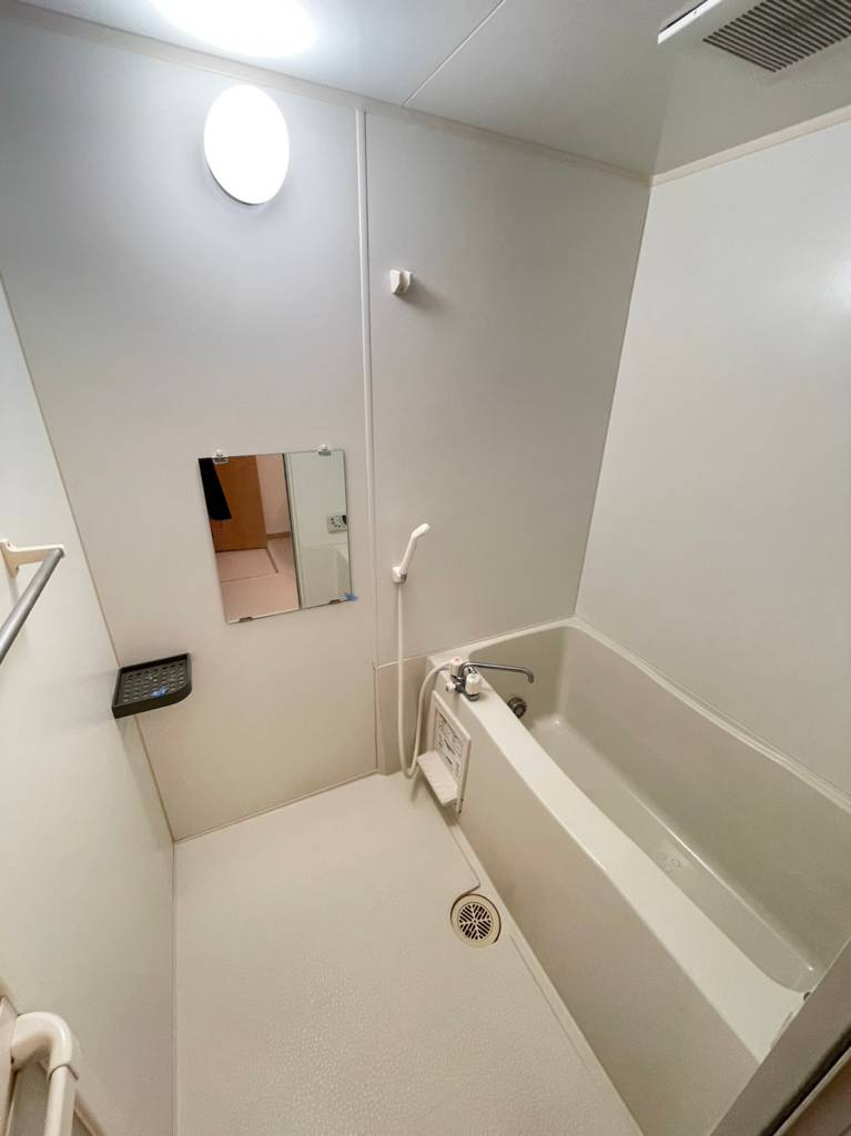 バス・シャワールーム　追い焚き機能付バス