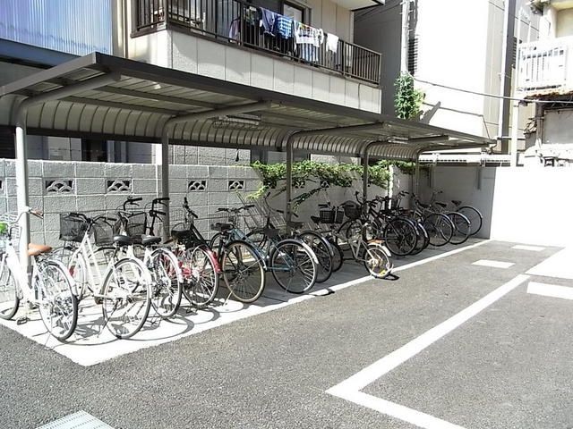 その他共有部分　敷地内の屋根付き駐輪場