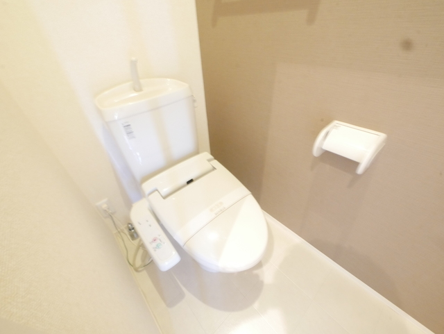 トイレ　★人気の温水洗浄便座付です★