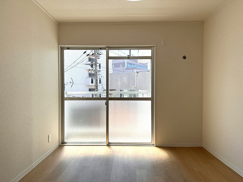 居室・リビング　写真は別室の同仕様の設備です。