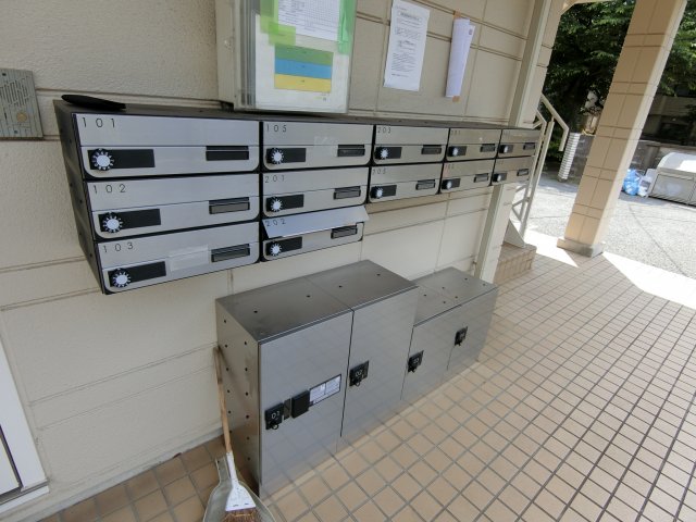 エントランス　集合ポスト・宅配ＢＯＸ