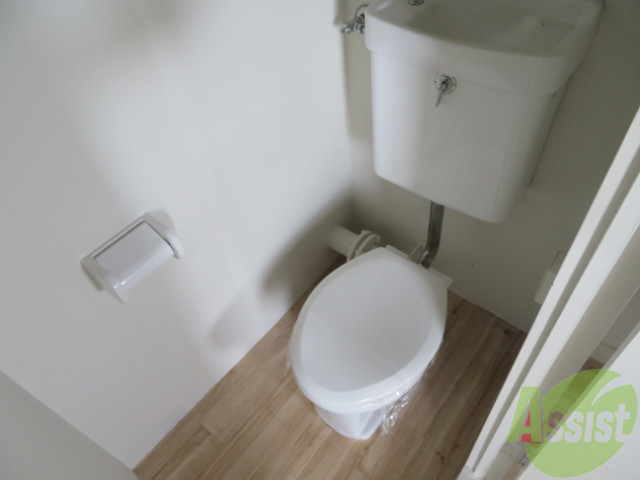 トイレ　広々とした開放感のある空間でゆったり出来そうですね。