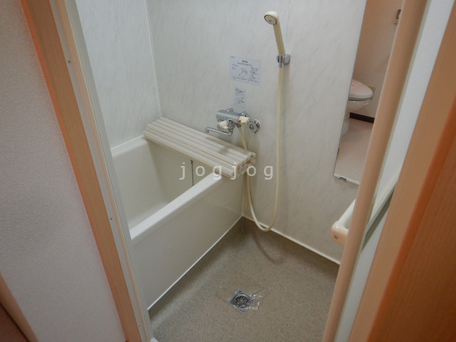 バス・シャワールーム　浴室の写真です。