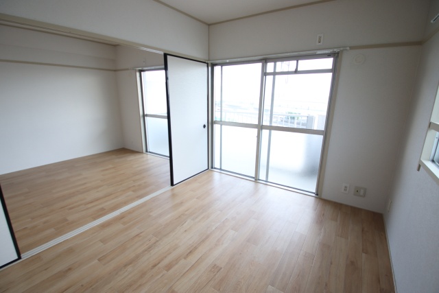 居室・リビング　※別号室の参考写真、現況優先です※